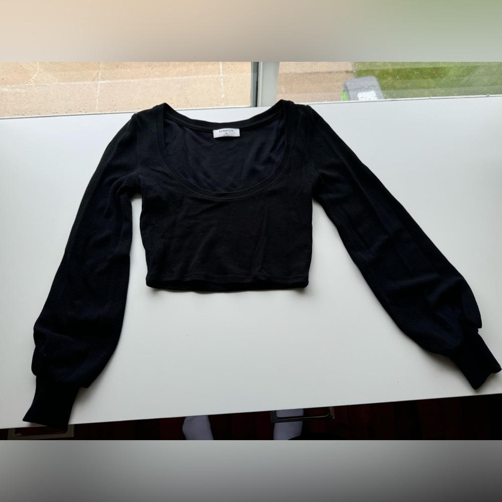 Aritzia babaton XS scoop neck long sleeve cropped top worn a couple times